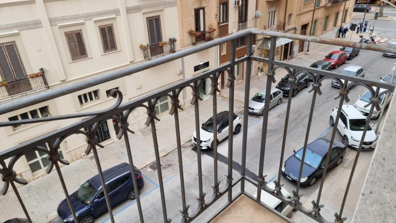 Appartamento Le Tre Rose Trapani Bagian luar foto