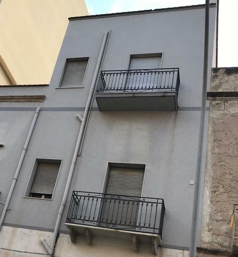 Appartamento Le Tre Rose Trapani Bagian luar foto